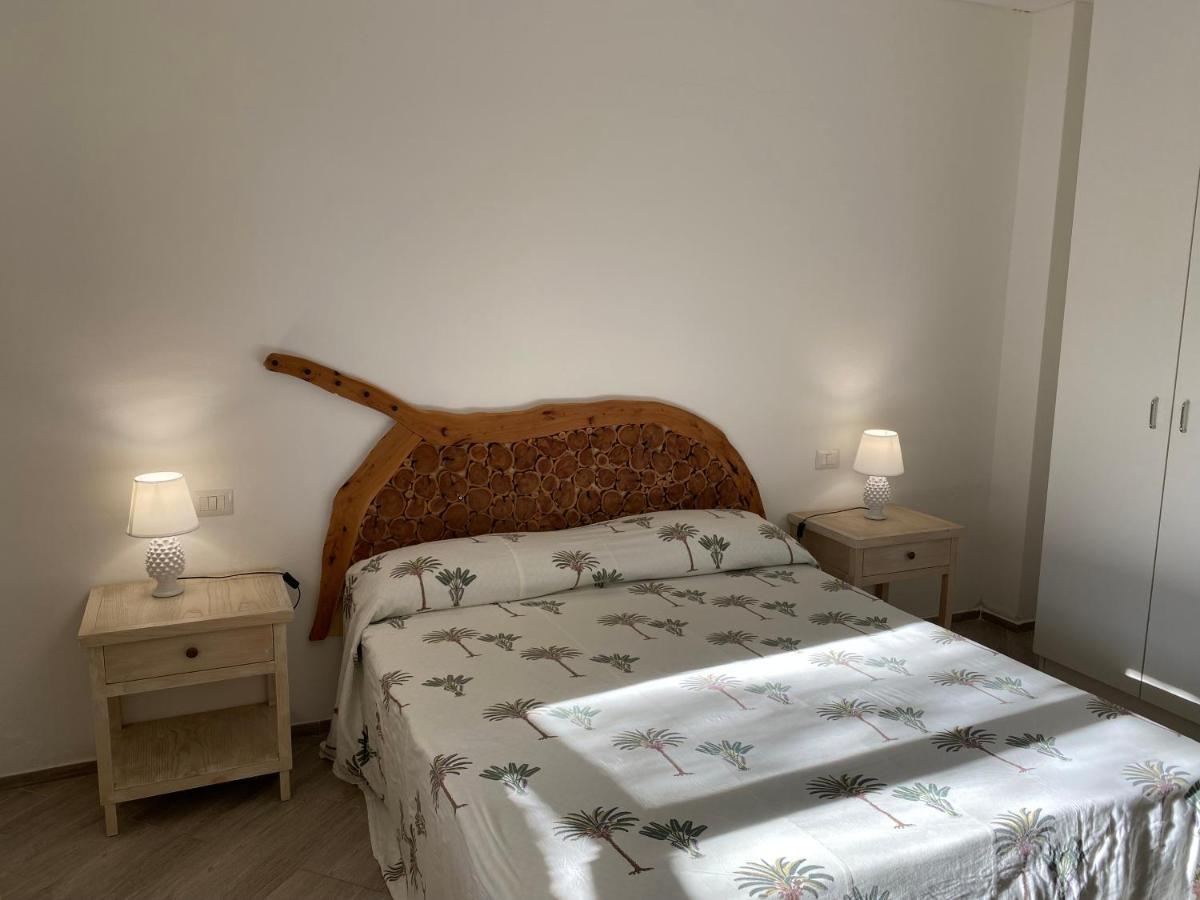 Casa Vacanza Malcusa San Pantaleo Exterior foto